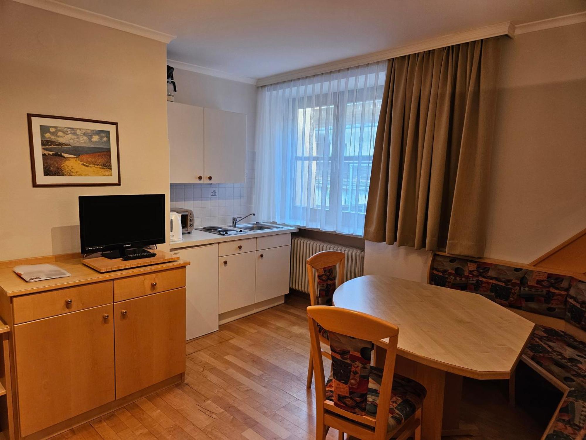 One-Bedroom Apartment,1598897310:JPEG